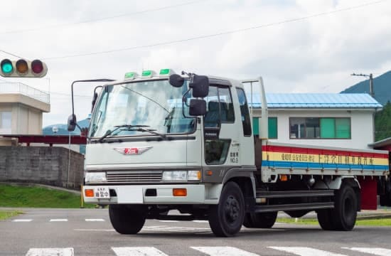 中型教習車